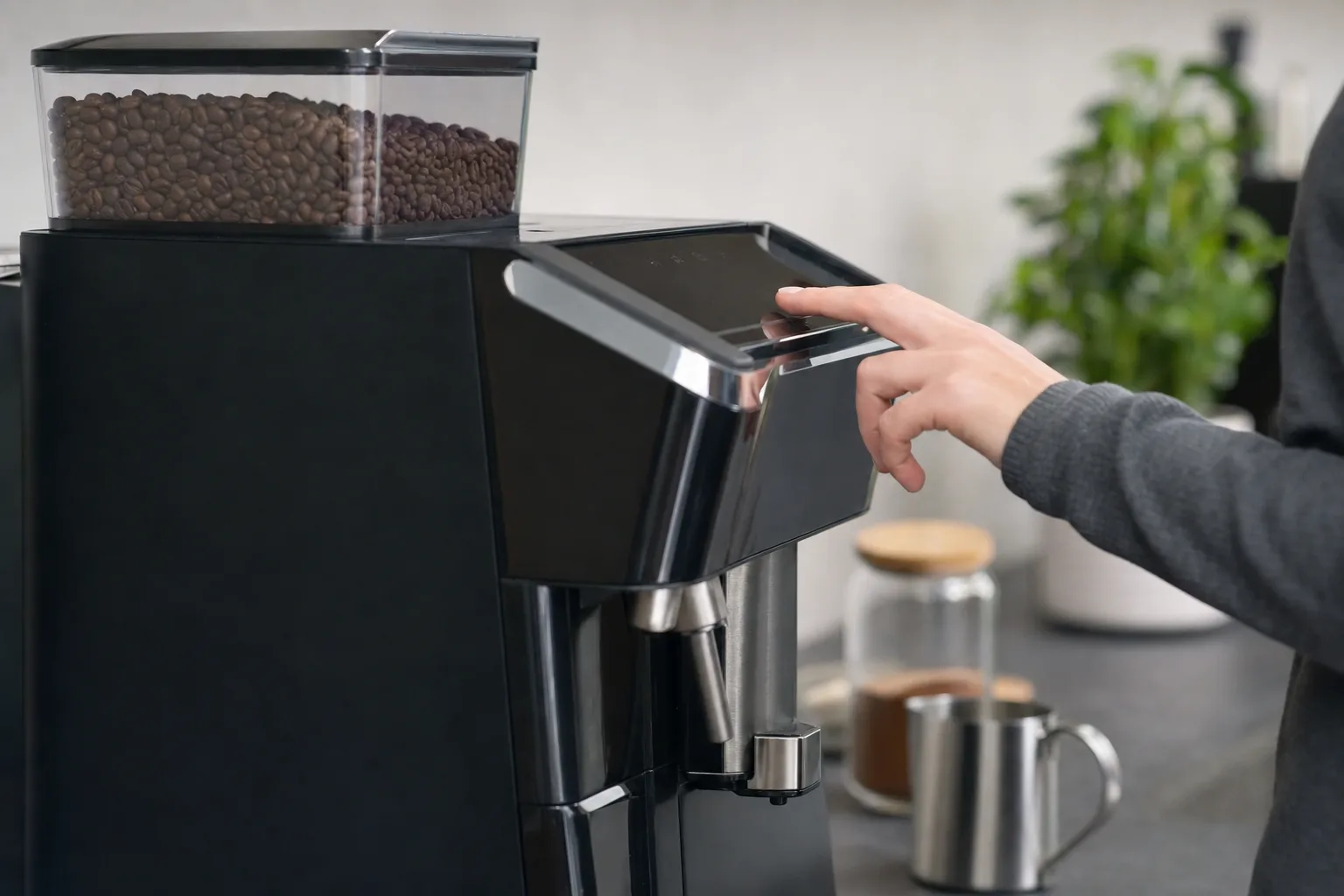 Machine à café à grains pour débutants : par où commencer ? — Choisir entre les Modèles Automatiques et Semi-Automatiques