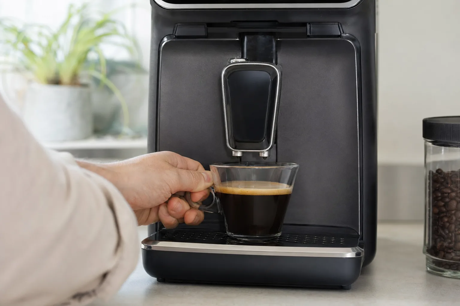 Comparatif : machines à café à grains multi-boissons — Fonctionnalités Clés pour une Expérience Multi-Boissons Réussie